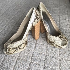 Women’s Snakeskin Like size 8